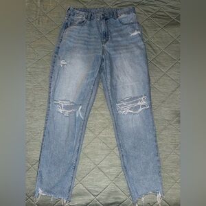 American Eagle Outfitters Light Blue Distressed Strigid Jeans